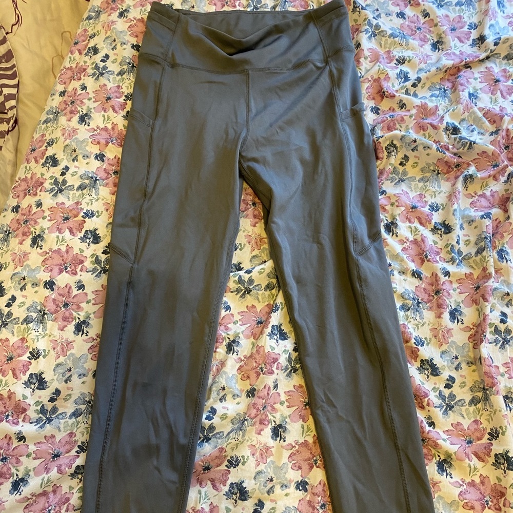 gray leggings